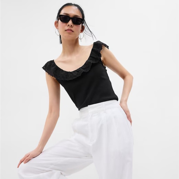 GAP Eyelet Ruffle Neck Ribbed Tank Top - Picture 2 of 14